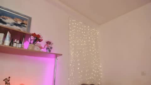 Snapshot of beautyeliise chatting on April 18, 2:21 pm Eliise online show from April 18, 2:21 pm