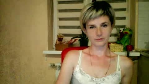 Snapshot of beautyksenia chatting on July 1, 7:13 pm BeautyKsenia online show from July 1, 7:13 pm