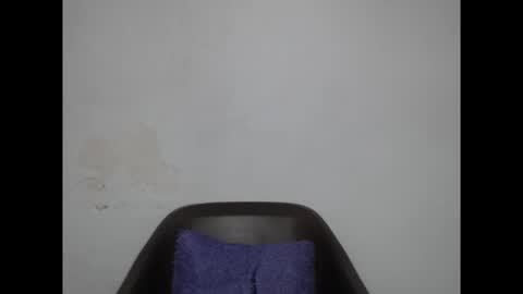 Snapshot of beautyslut1 chatting on February 1, 4:11 am beautyslut1 online show from February 1, 4:11 am