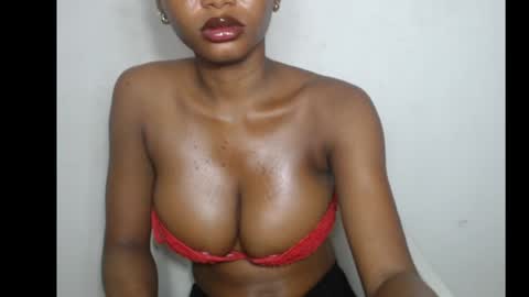 Snapshot of beautyslut1 chatting on April 21, 6:52 am beautyslut1 online show from April 21, 6:52 am