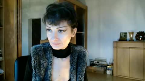 Raluca online show from November 29, 2:20 pm