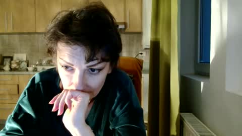 Raluca online show from April 15, 5:31 pm