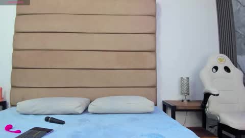 beca online show from November 22, 11:53 am