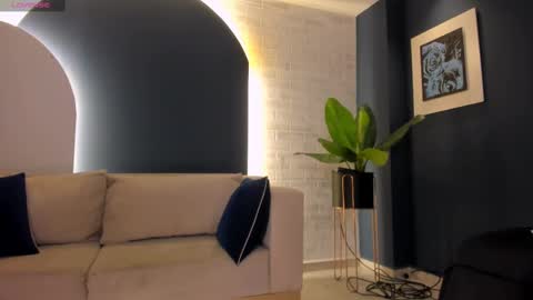 Am Becca online show from February 9, 1:22 am