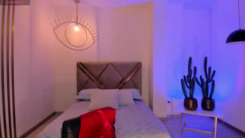 Am Becca online show from October 9, 7:23 pm