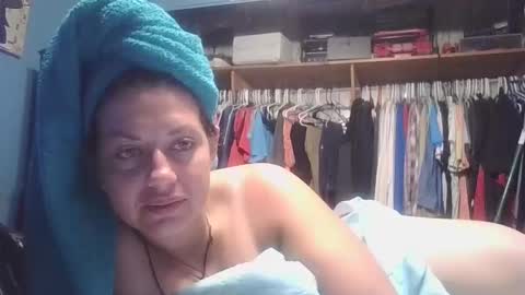 beccabee37 online show from October 3, 6:43 am