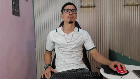 becker2_ online show from January 13, 3:17 pm