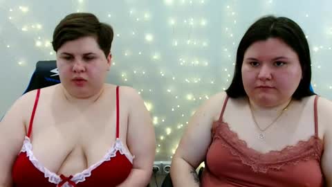 BeckyAndEllen online show from March 25, 10:54 am