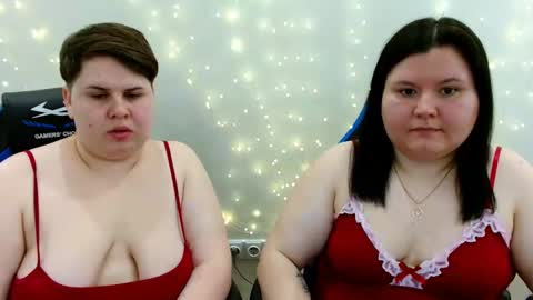 Snapshot of beckyandellen chatting on June 4, 9:04 am BeckyAndEllen online show from June 4, 9:04 am