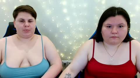 Snapshot of beckyandellen chatting on June 10, 10:36 am BeckyAndEllen online show from June 10, 10:36 am