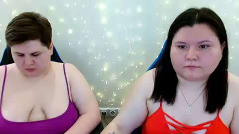 Snapshot of beckyandellen chatting on June 21, 9:12 am BeckyAndEllen online show from June 21, 9:12 am
