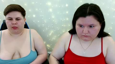 Snapshot of beckyandellen chatting on June 23, 8:01 am BeckyAndEllen online show from June 23, 8:01 am