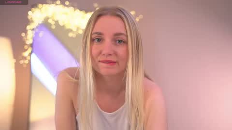 Snapshot of beckyissweetie chatting on May 18, 8:31 am beckyissweetie online show from May 18, 8:31 am