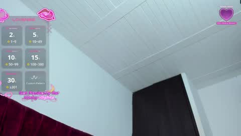 Snapshot of beckyrogue_44 chatting on May 2, 6:24 pm beckyrogue_44 online show from May 2, 6:24 pm