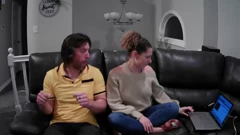 Bedroom king and queen online show from January 3, 2:43 am