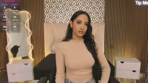 BELLA online show from October 22, 1:33 pm