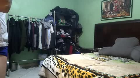 beibyleon69 online show from February 3, 2:47 am