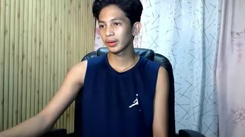 Snapshot of bejjs_08 chatting on March 21, 12:21 pm brandonjames online show from March 21, 12:21 pm