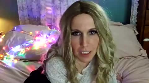 Snapshot of bekindbebrave chatting on February 28, 9:04 am bekindbebrave online show from February 28, 9:04 am