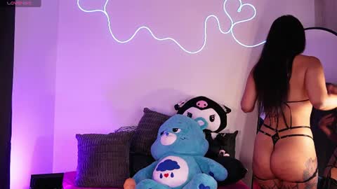 Snapshot of bela_palmer chatting on June 28, 3:56 am Bela Palmer online show from June 28, 3:56 am