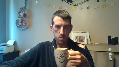 Snapshot of belgianboy33 chatting on July 9, 6:50 am Dreamcock online show from July 9, 6:50 am