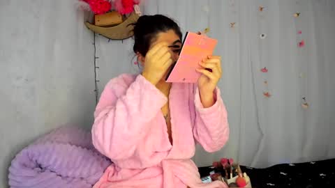 Snapshot of belinda_luna_ chatting on October 13, 6:08 pm modelo independiente online show from October 13, 6:08 pm