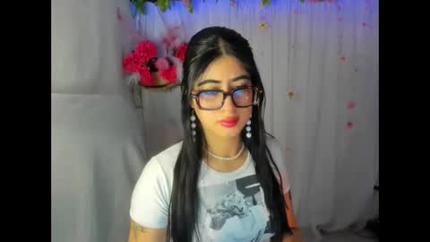 modelo independiente online show from April 21, 11:40 pm