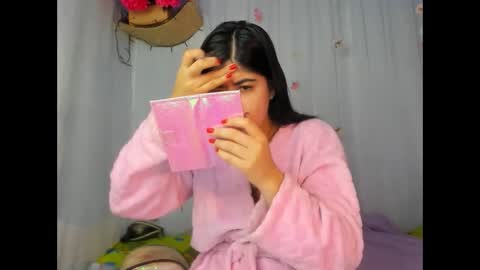 Snapshot of belinda_luna_ chatting on May 11, 7:11 pm modelo independiente online show from May 11, 7:11 pm
