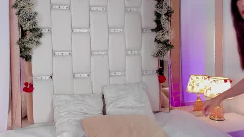 Snapshot of belindareyes chatting on December 27, 2:58 am Bel  online show from December 27, 2:58 am