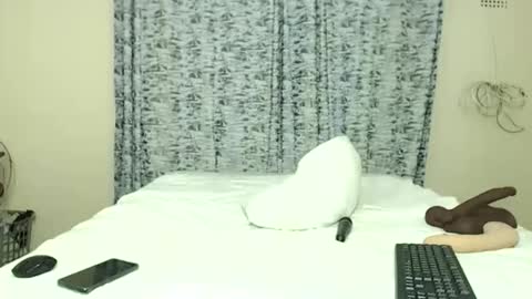 Snapshot of belindaxxxx chatting on February 16, 4:19 am belindaxxxx online show from February 16, 4:19 am