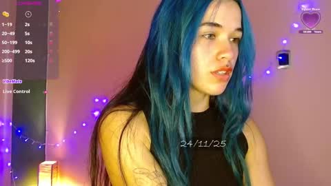   online show from November 24, 3:45 pm