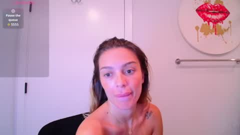 Snapshot of bell_kim chatting on June 21, 1:19 am Bell kim online show from June 21, 1:19 am