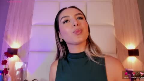 Snapshot of bella1207 chatting on May 12, 7:33 pm Bella cam online show from May 12, 7:33 pm