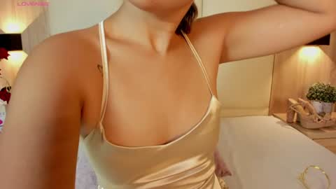 Snapshot of bella1207 chatting on July 13, 7:16 pm Bella cam online show from July 13, 7:16 pm