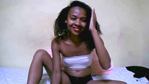 Snapshot of bella193999 chatting on December 22, 12:38 pm bella193999 online show from December 22, 12:38 pm