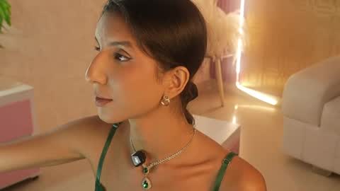 Snapshot of bella19__ chatting on May 6, 8:36 pm bella19 online show from May 6, 8:36 pm