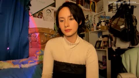 Snapshot of bella__w chatting on March 19, 3:10 am Zia online show from March 19, 3:10 am
