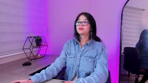 Snapshot of bella_corbin chatting on July 1, 7:24 pm Bella Corbin online show from July 1, 7:24 pm