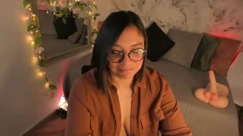 Snapshot of bella_desi chatting on June 13, 12:36 pm Dessi online show from June 13, 12:36 pm