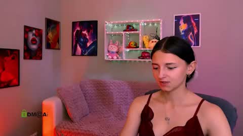 Snapshot of bella_dorn chatting on June 16, 9:34 am Bella online show from June 16, 9:34 am