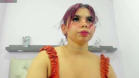 Snapshot of bella_ebony19 chatting on May 29, 11:30 am bella_ebony19 online show from May 29, 11:30 am