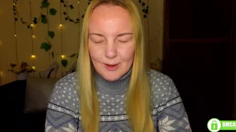 Snapshot of bella_hadatt chatting on February 22, 6:24 am Bella online show from February 22, 6:24 am