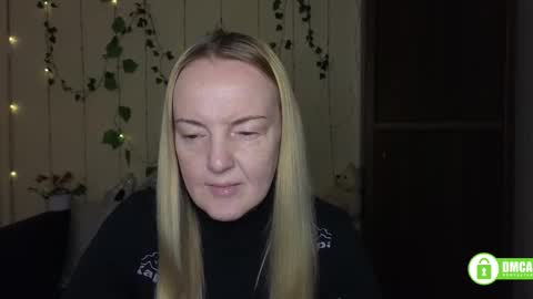 Snapshot of bella_hadatt chatting on March 1, 12:29 pm Bella online show from March 1, 12:29 pm