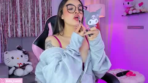 Snapshot of bella_hunteer chatting on June 15, 4:36 am bella igbella hunttt online show from June 15, 4:36 am