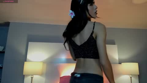 Snapshot of bella_jhonns chatting on April 27, 9:57 pm BELLA online show from April 27, 9:57 pm