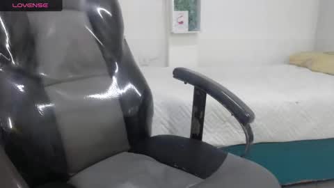 lady online show from February 26, 11:37 pm