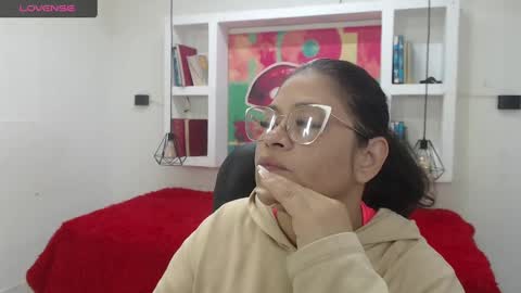 lady online show from September 9, 11:32 am