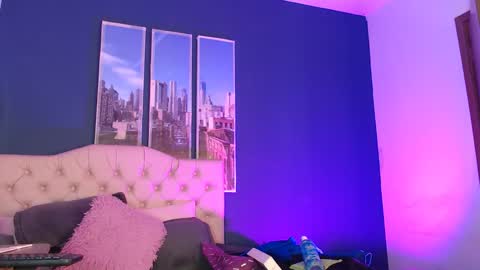 Snapshot of bella_lr chatting on May 19, 1:56 am Valentina online show from May 19, 1:56 am