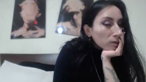 bella_luna34 online show from April 24, 3:47 pm