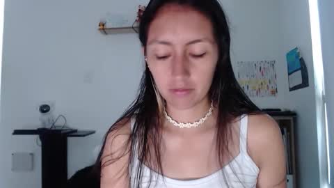 Snapshot of bella_marlowe chatting on November 11, 3:34 pm Bella Marlowe online show from November 11, 3:34 pm